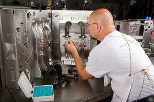 Sửa chữa khuôn ép nhựa tại Nhựa Lam Hồng